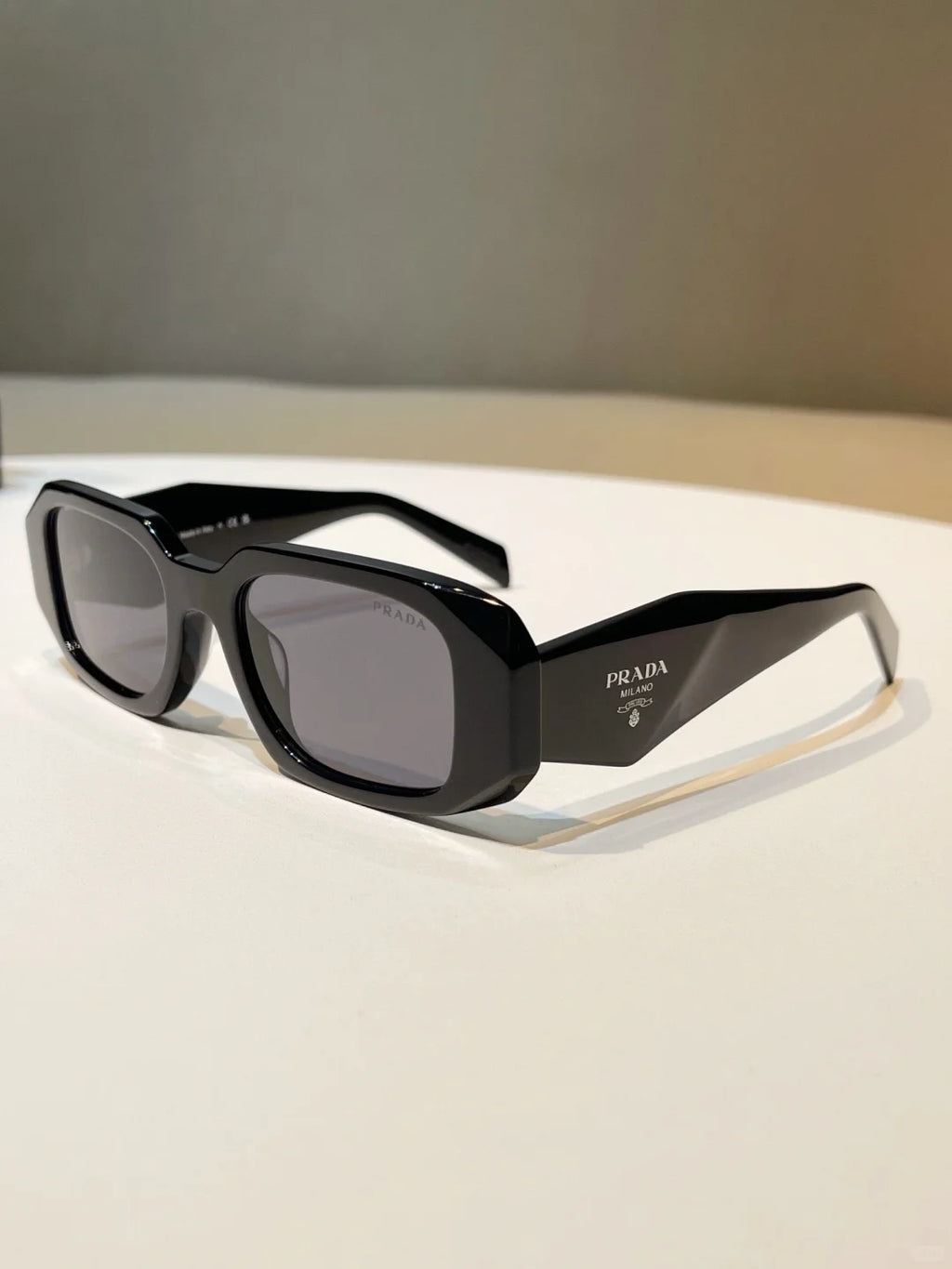 [Ships within 24 hours] Sunglasses Symbole PR 17WS Packaging Retail gift box