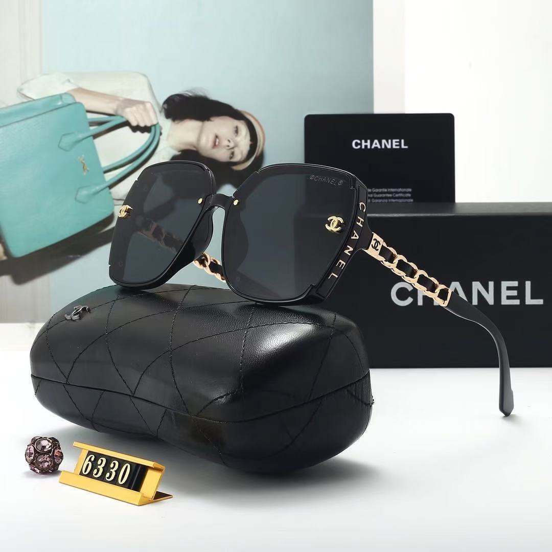 [Ships within 24 hours] New "Chanel-style" quilted-pattern leather-case sunglasses – women’s high-end square-frame shades featuring trendy gold-lettered temples; perfect for beach vacations and sun protection.